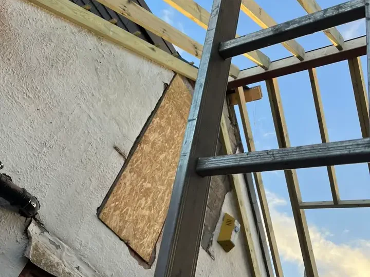 Broughton Building Company timber roof structure and exterior detailing photo 3